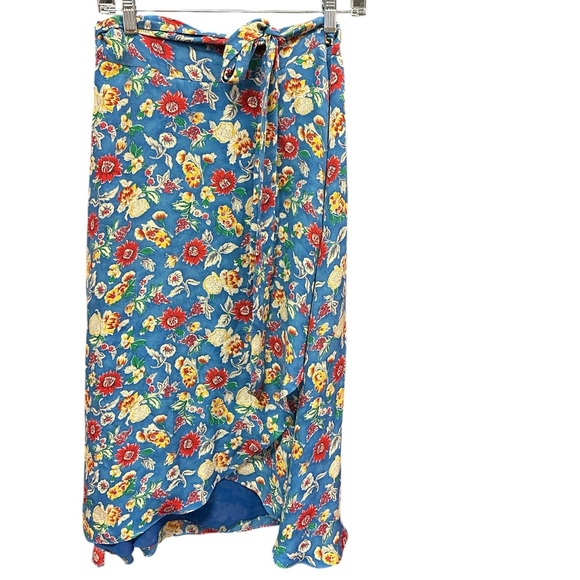 Ralph Lauren Asymmetrical skirt with Red and Yellow Floral on Blue - Picture 2 of 5